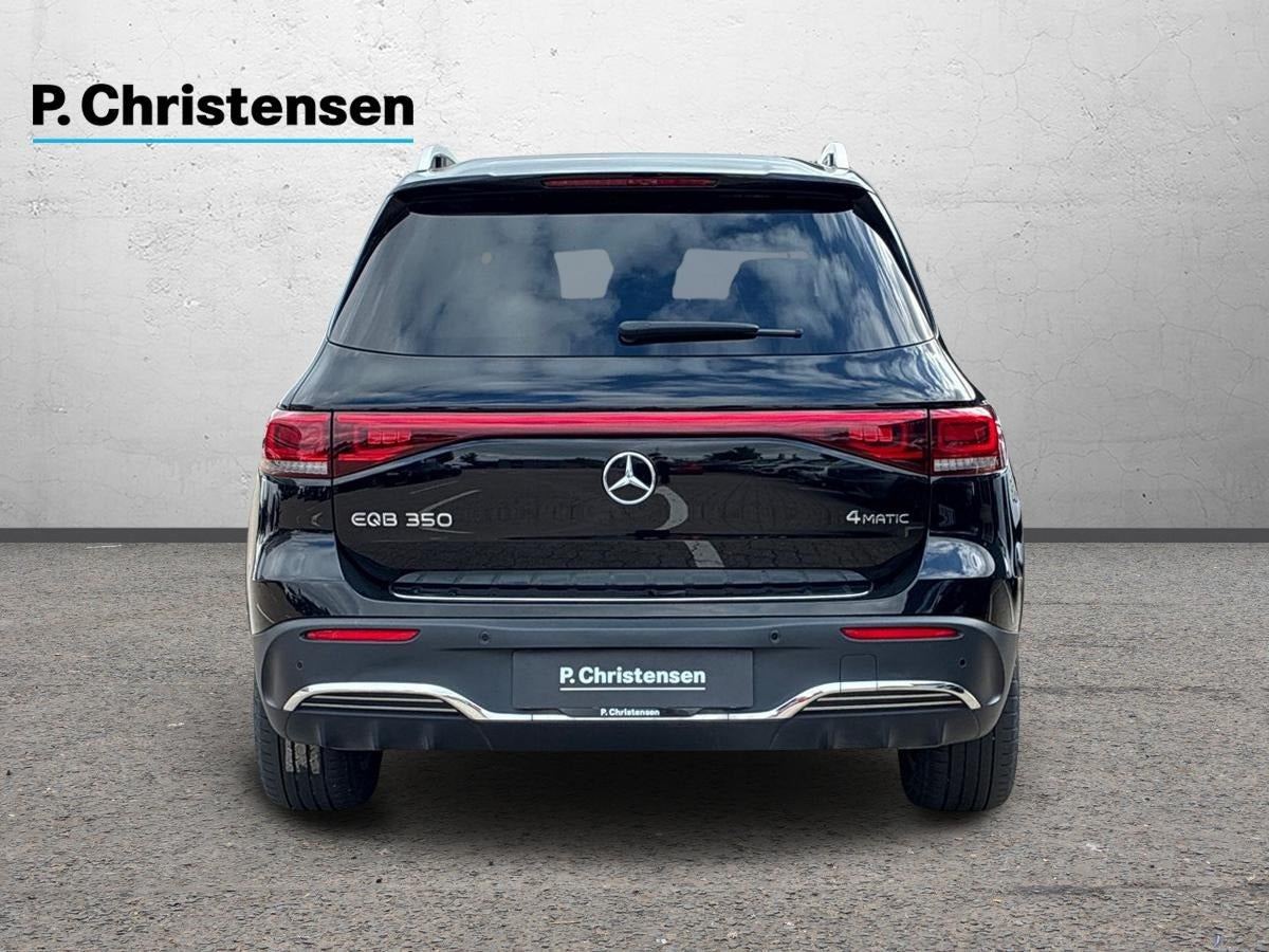 Sort Mercedes EQB350 fra 2023