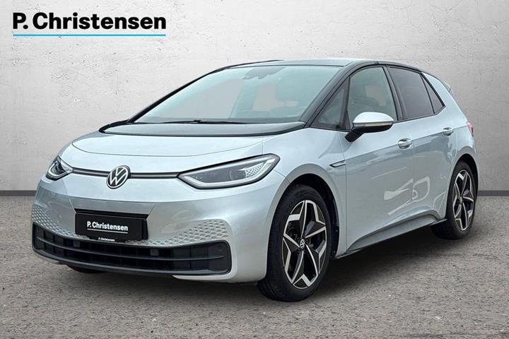 Sølv VW ID.3 fra 2021 set udefra