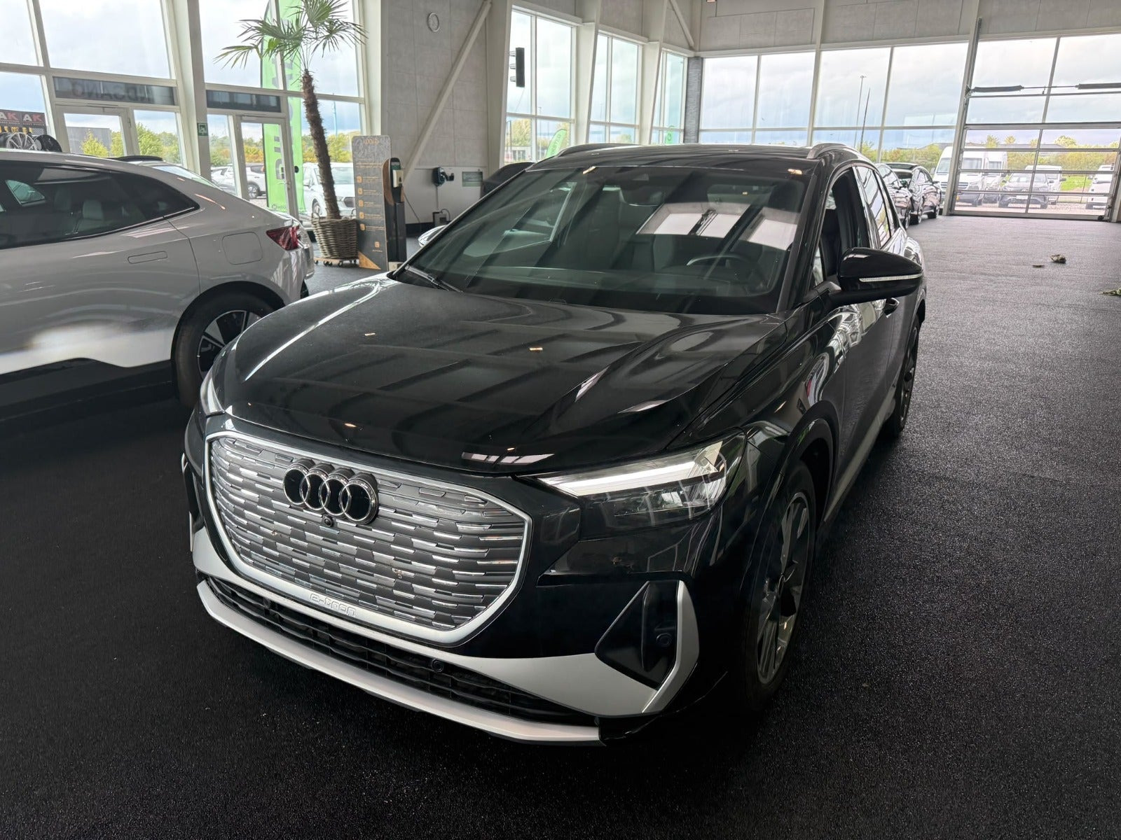 Audi Q4 e-tron 45 S-line