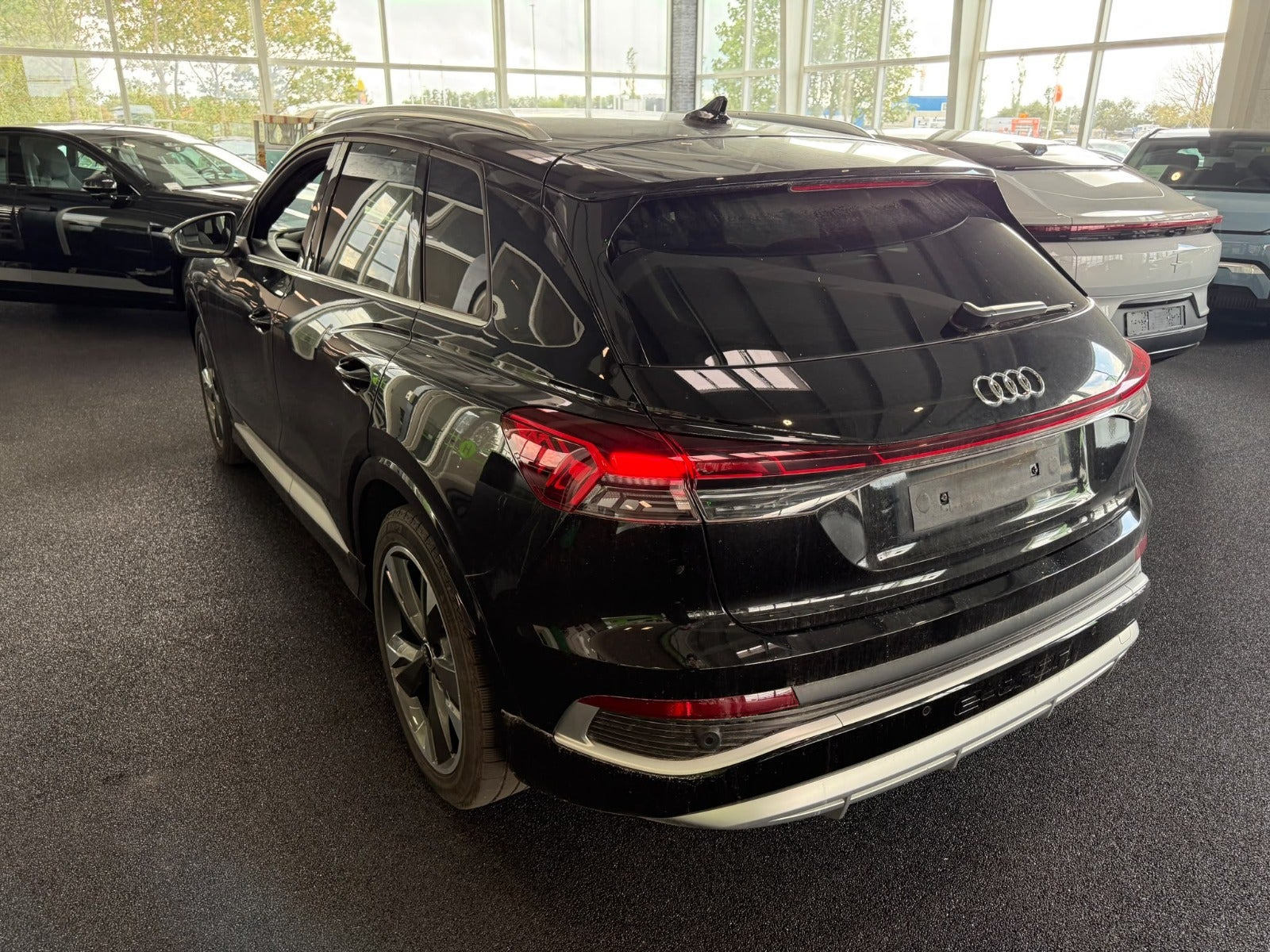 Sort Audi Q4 e-tron fra 2024
