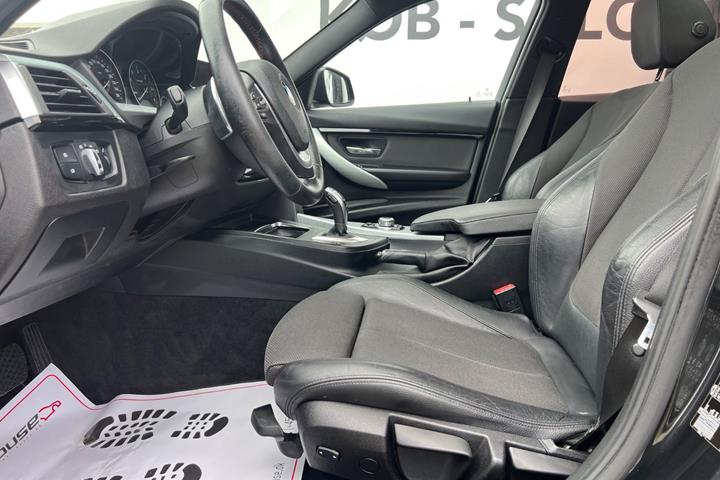 Sort BMW 320d fra 2015