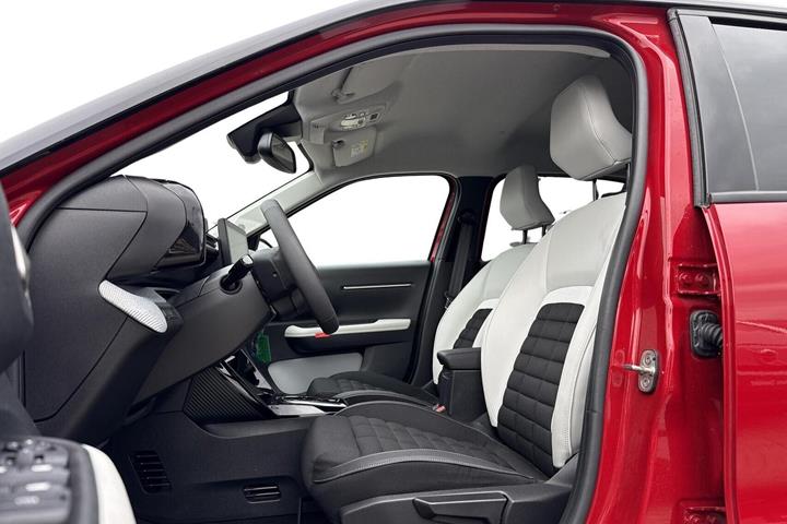 Rød Citroën e-C3 Aircross fra 2025