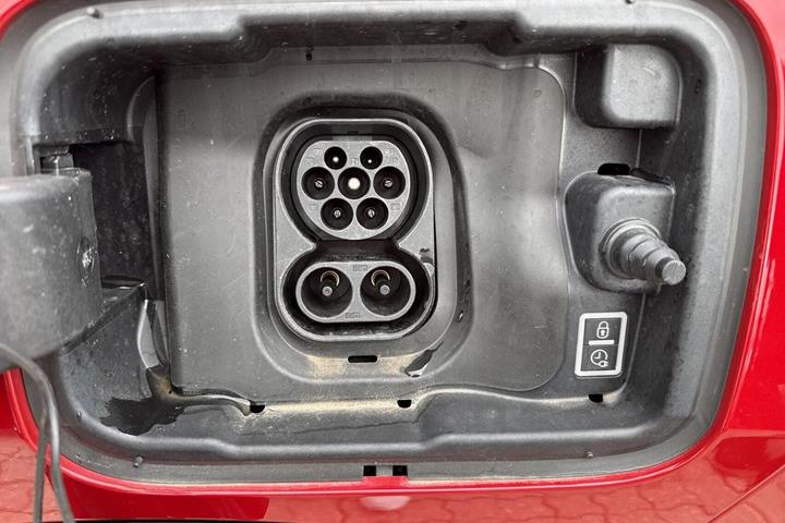 Rød Citroën e-C3 Aircross fra 2025