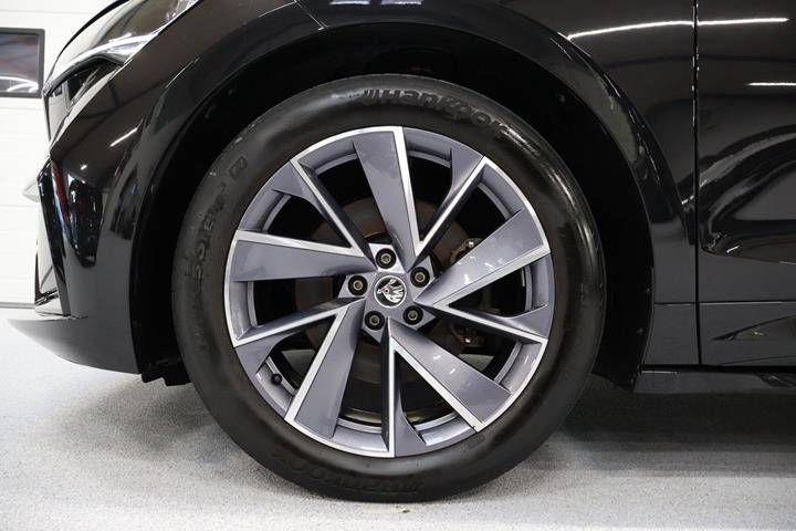 Sort Skoda Enyaq fra 2023