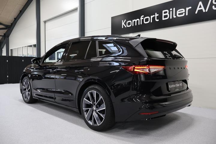 Sort Skoda Enyaq fra 2023