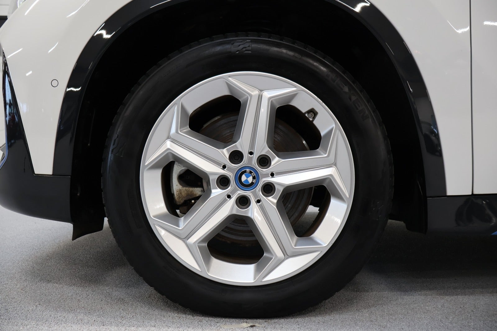 Hvid BMW iX1 fra 2023