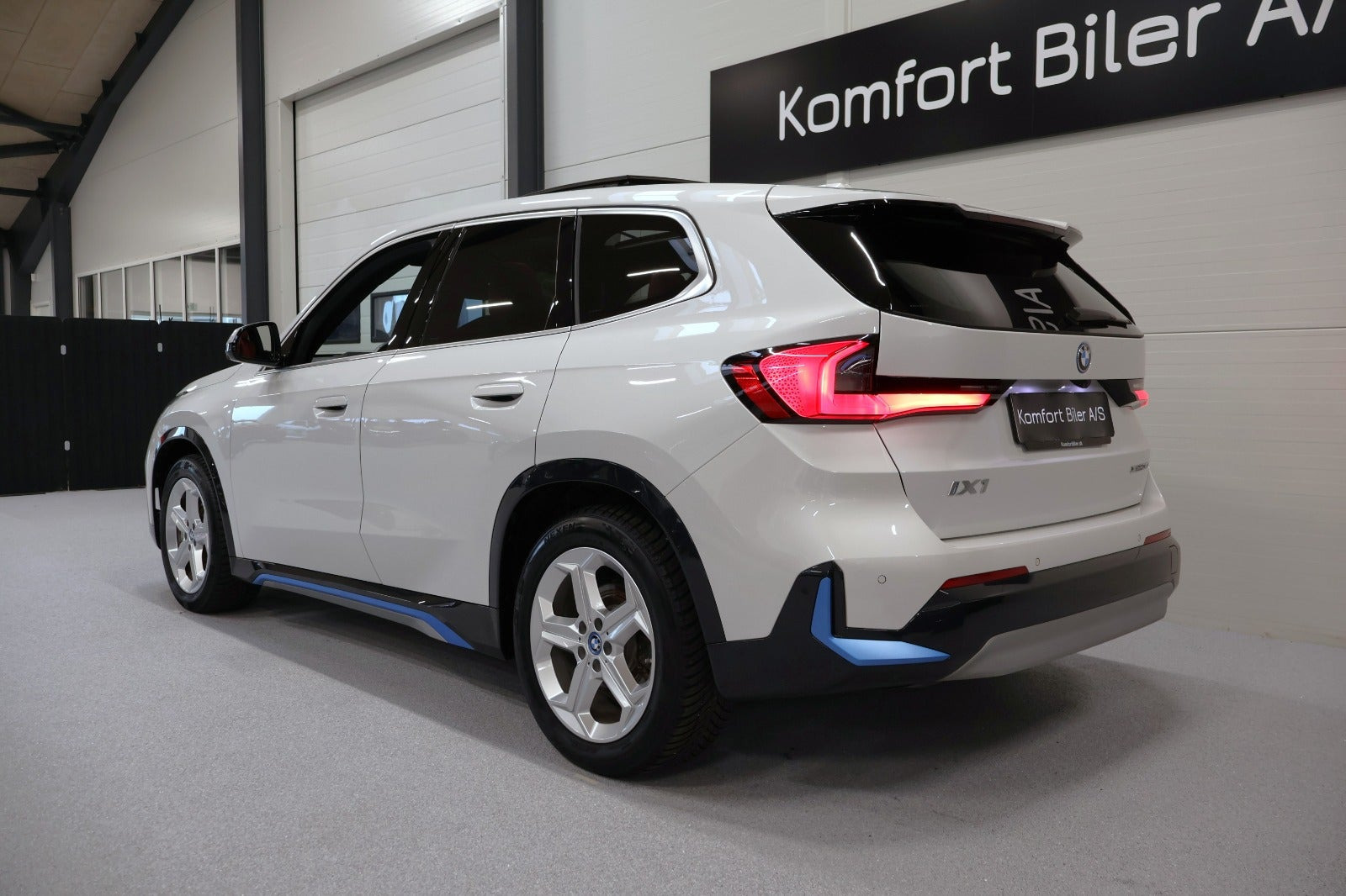 Hvid BMW iX1 fra 2023