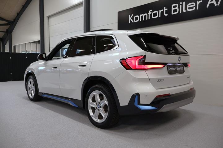 Hvid BMW iX1 fra 2023
