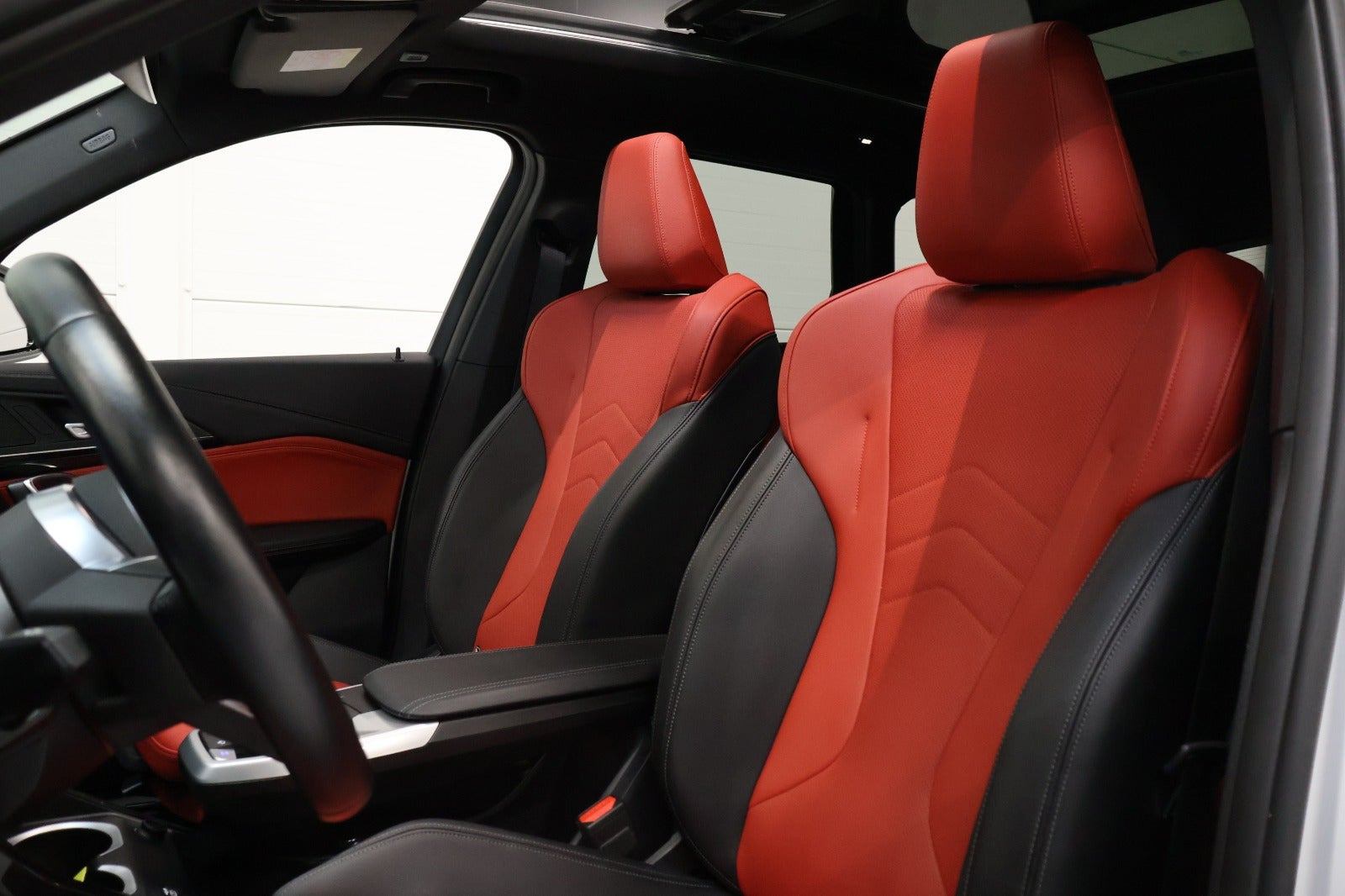Hvid BMW iX1 fra 2023