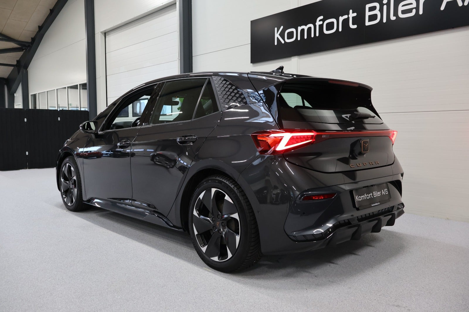 Grå Cupra Born fra 2023