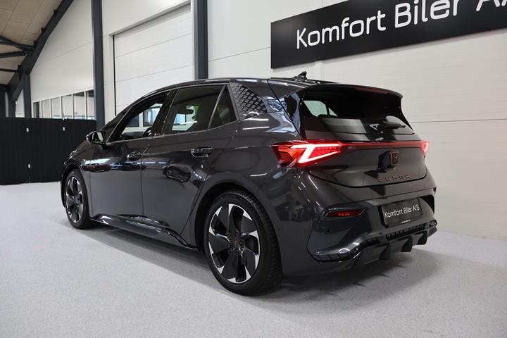 Grå Cupra Born fra 2023
