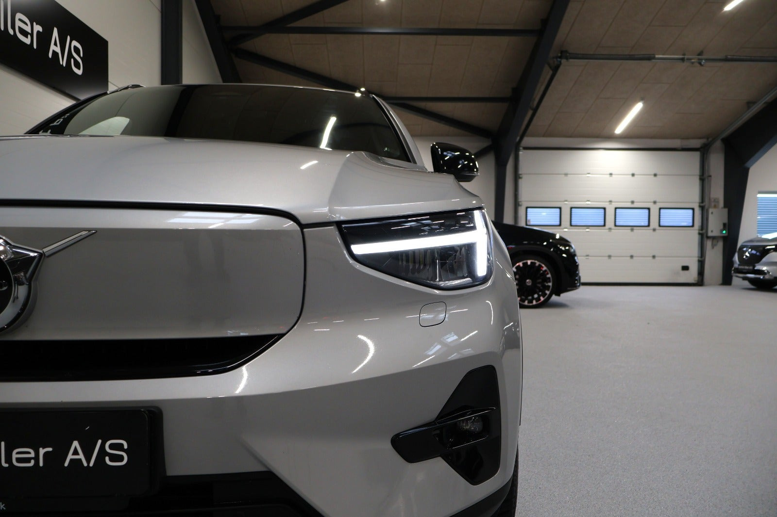Sølv Volvo XC40 fra 2024
