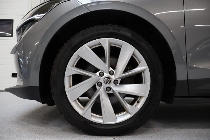Grå Skoda Enyaq fra 2022