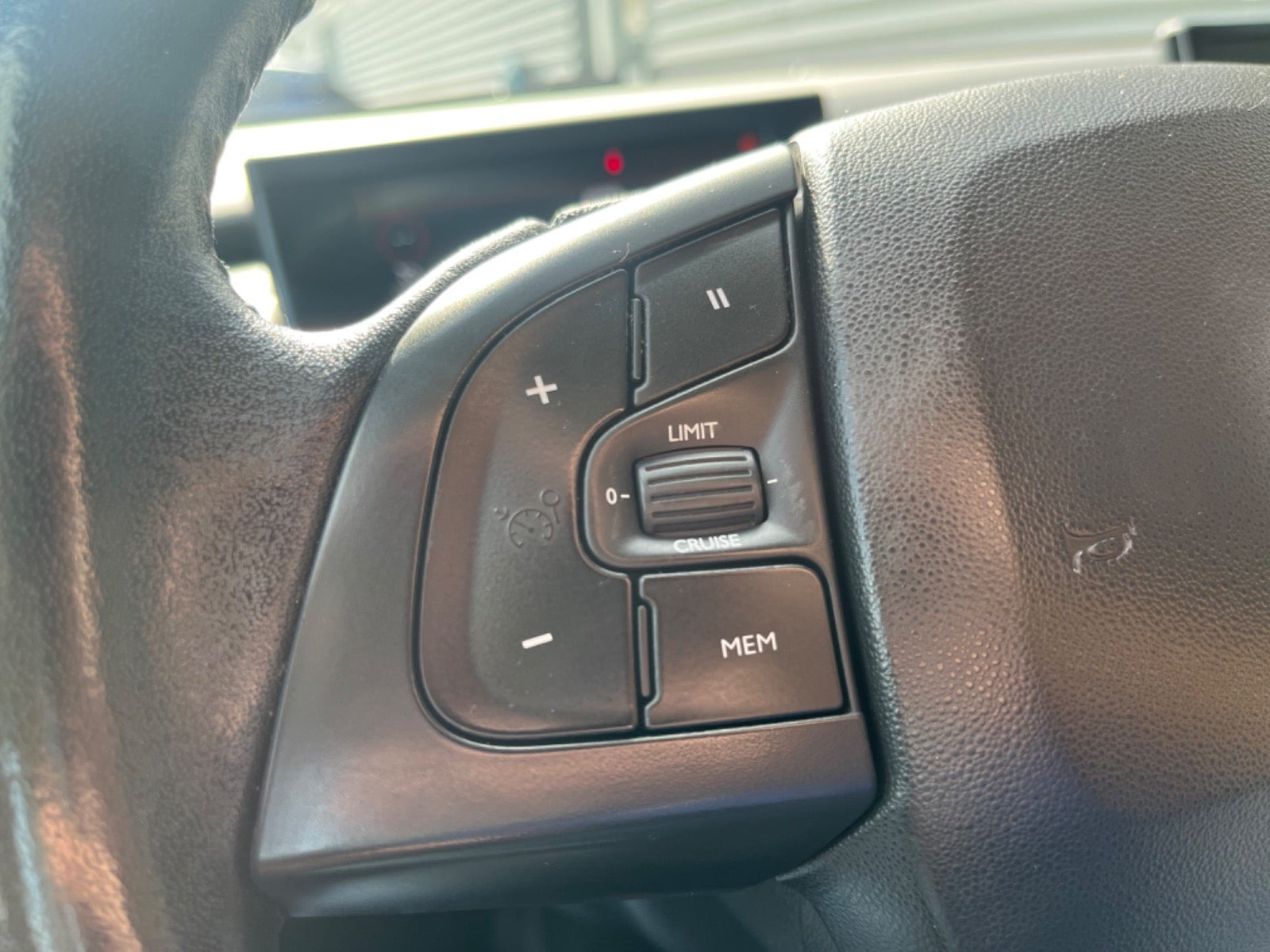 Grå Citroën C4 Cactus fra 2020