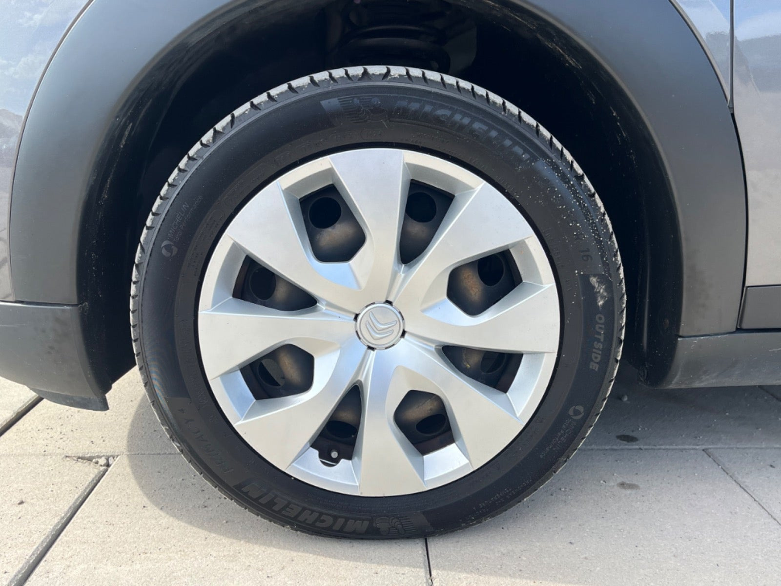 Grå Citroën C4 Cactus fra 2020