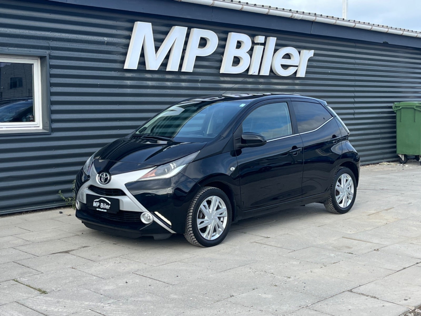 Sort Toyota Aygo fra 2017