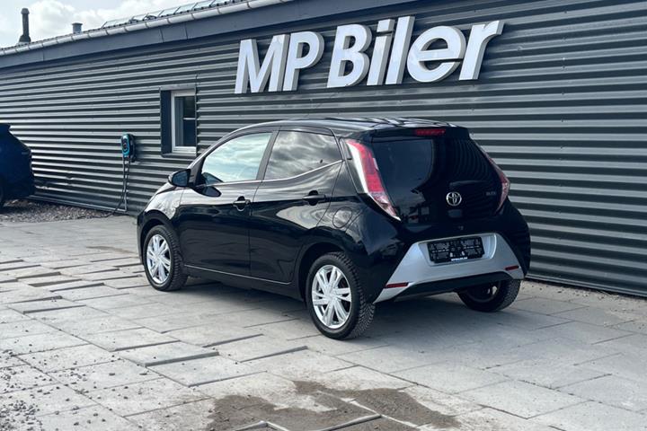 Sort Toyota Aygo fra 2017