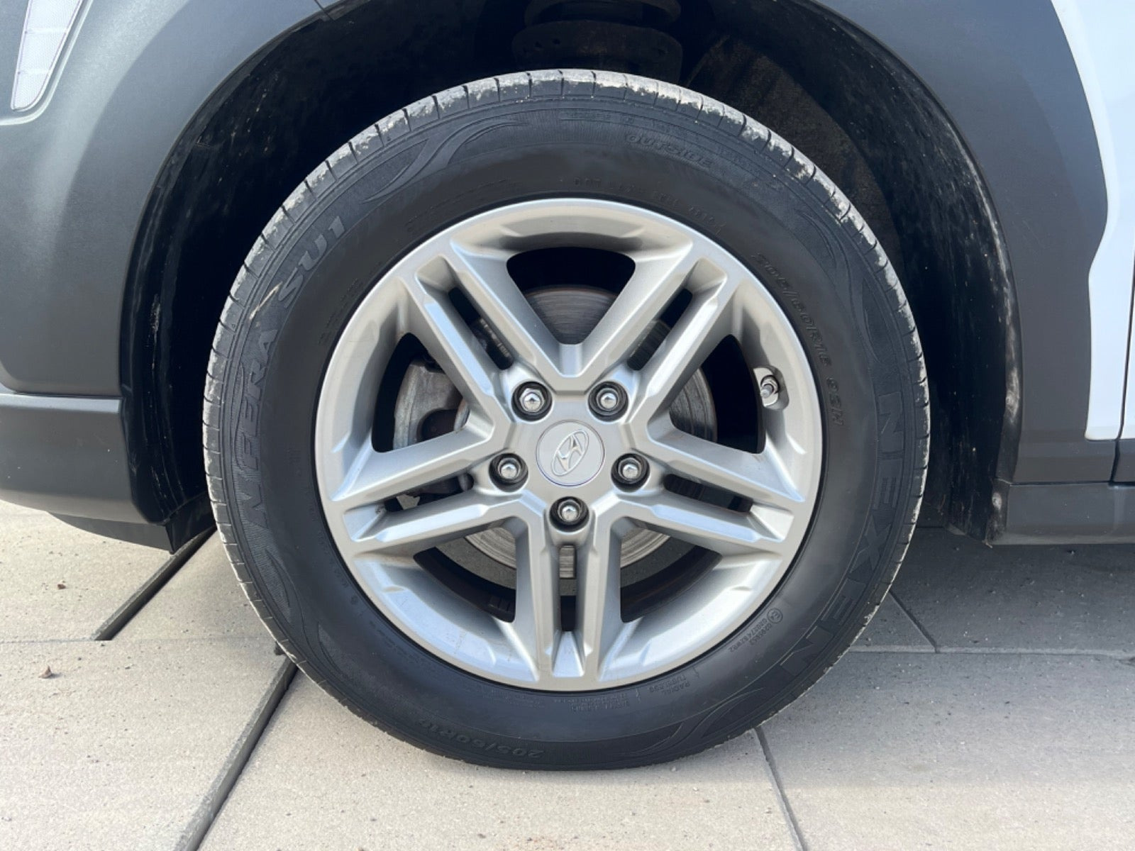 Hvid Hyundai Kona fra 2020