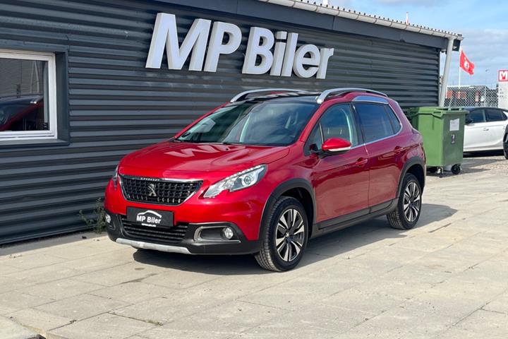 Rød Peugeot 2008 fra 2019