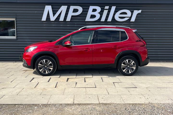 Rød Peugeot 2008 fra 2019