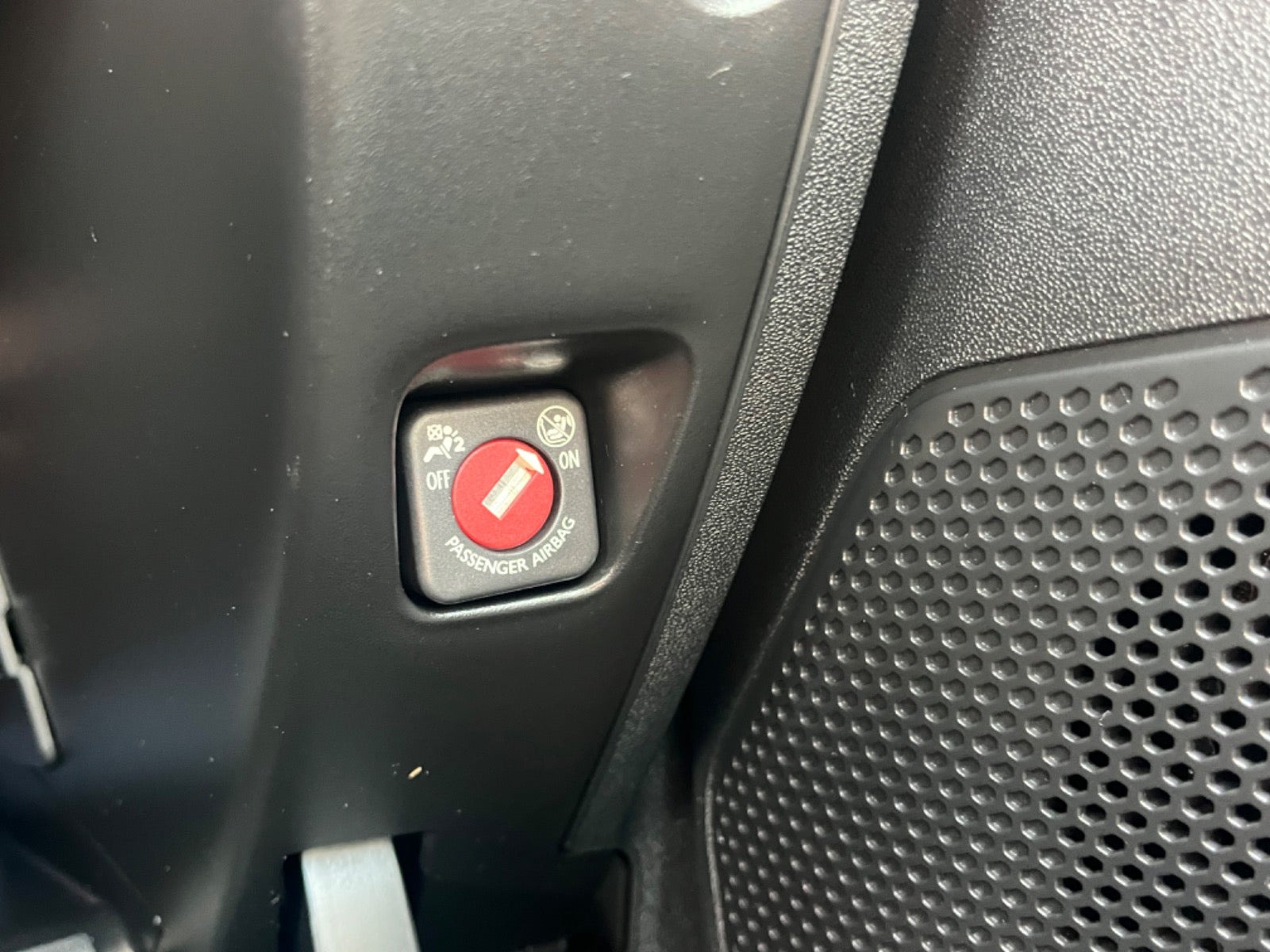 Rød Peugeot 2008 fra 2019