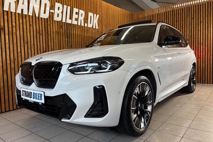 Hvid BMW iX3 fra 2023
