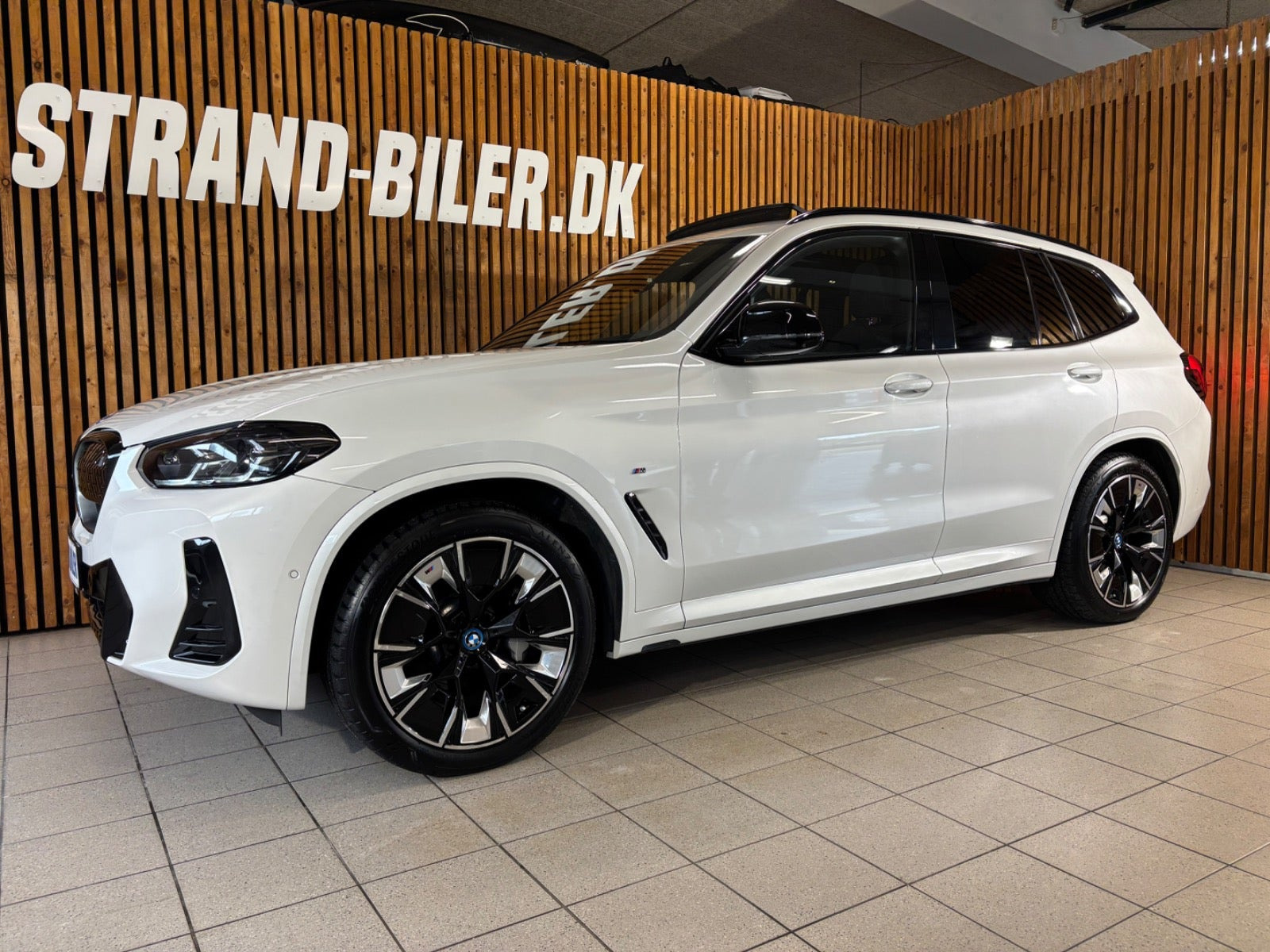 Hvid BMW iX3 fra 2023