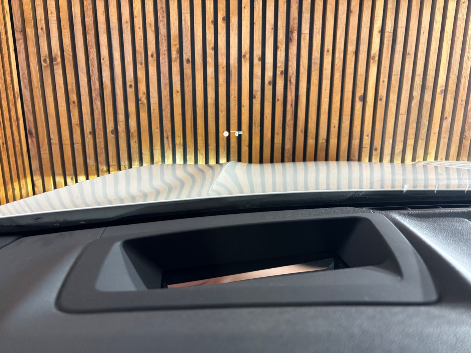 Hvid BMW iX3 fra 2023