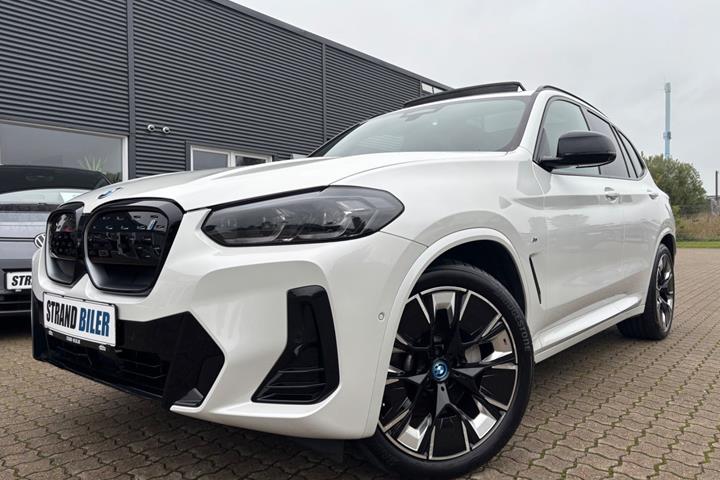 Hvid BMW iX3 fra 2023