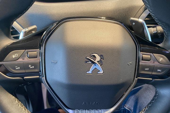 Sort Peugeot 3008 fra 2021