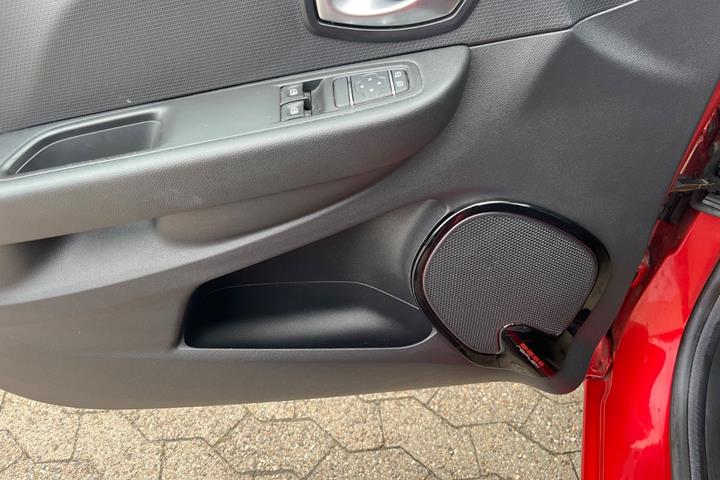 Rød Renault Clio IV fra 2019