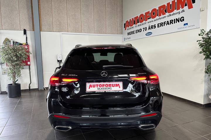 Sort Mercedes GLC300 e fra 2023