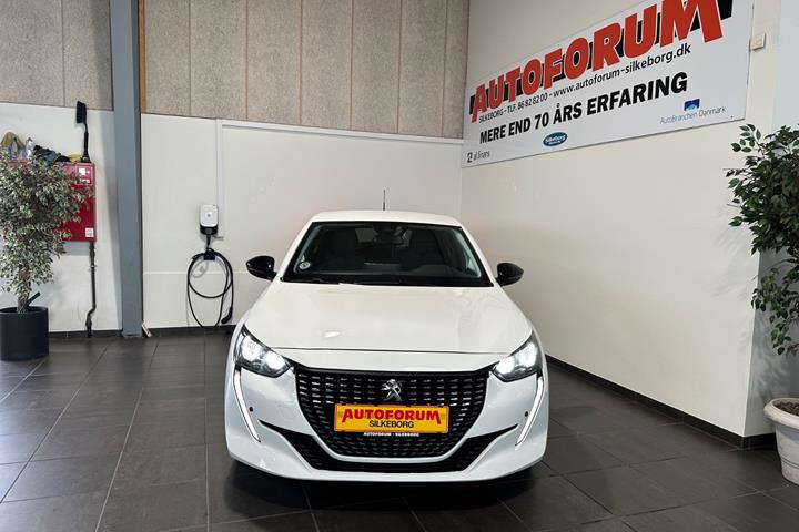 Hvid Peugeot 208 fra 2022
