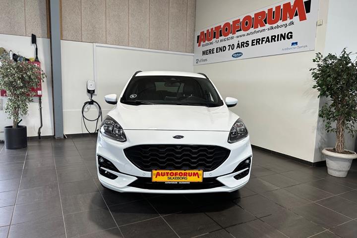 Hvid Ford Kuga fra 2022