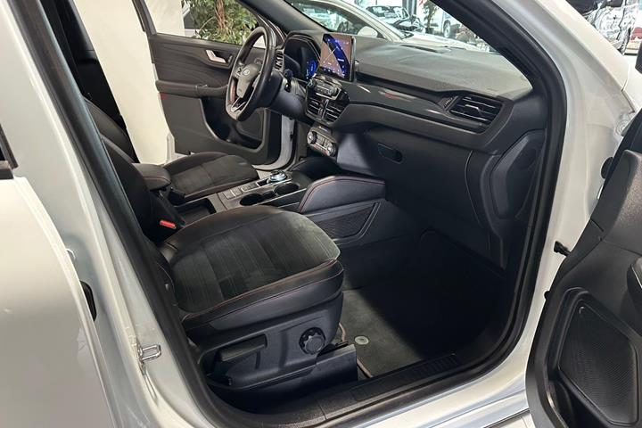 Hvid Ford Kuga fra 2022