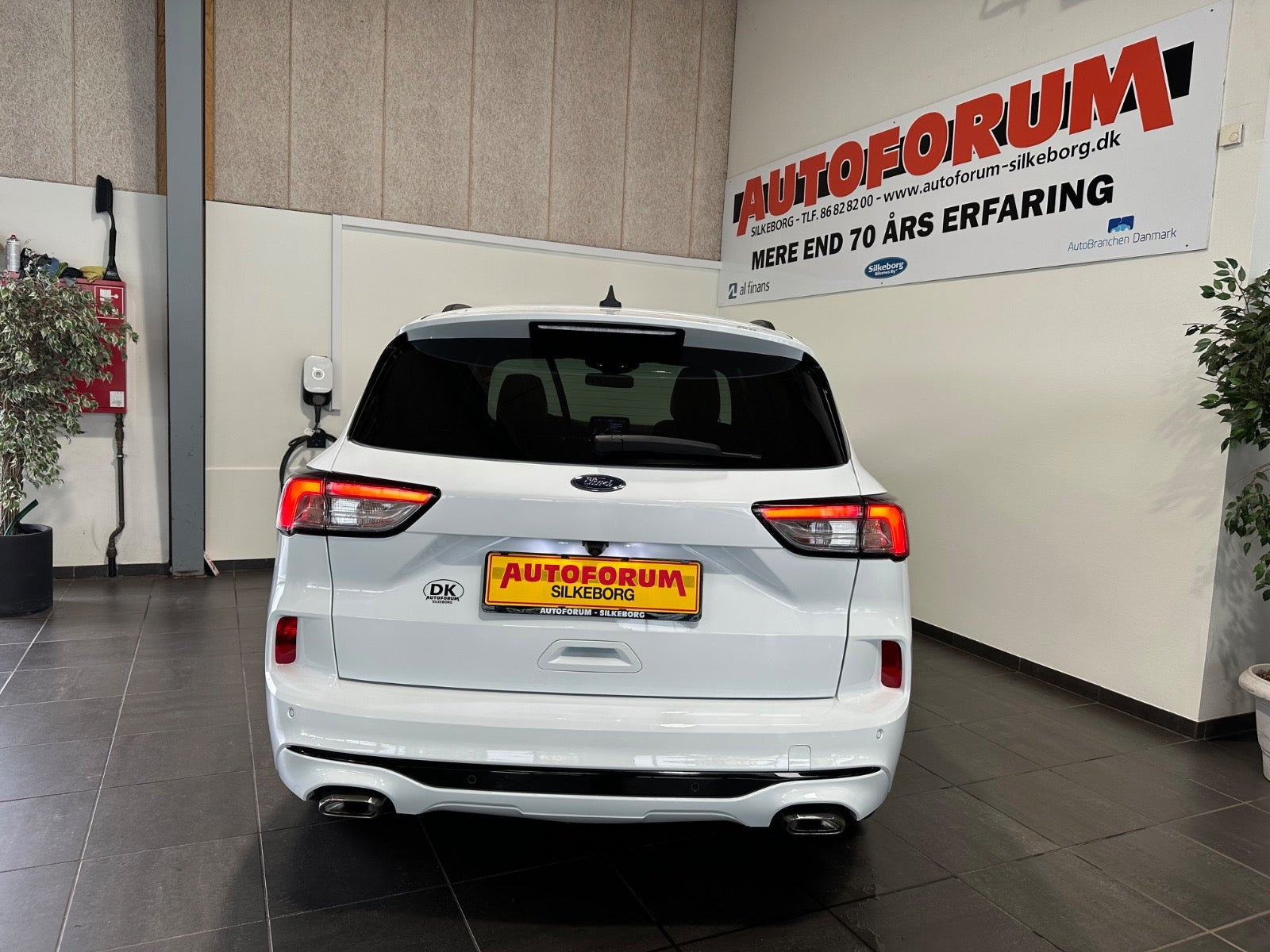 Hvid Ford Kuga fra 2022
