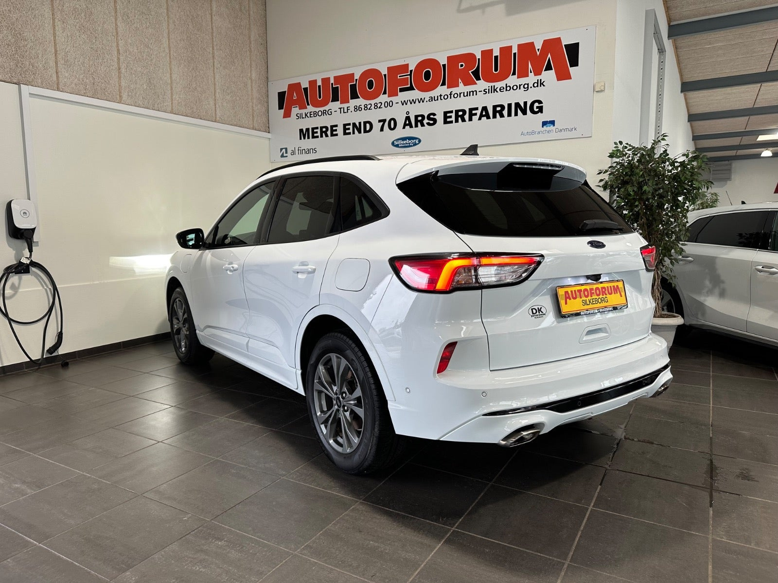 Hvid Ford Kuga fra 2022