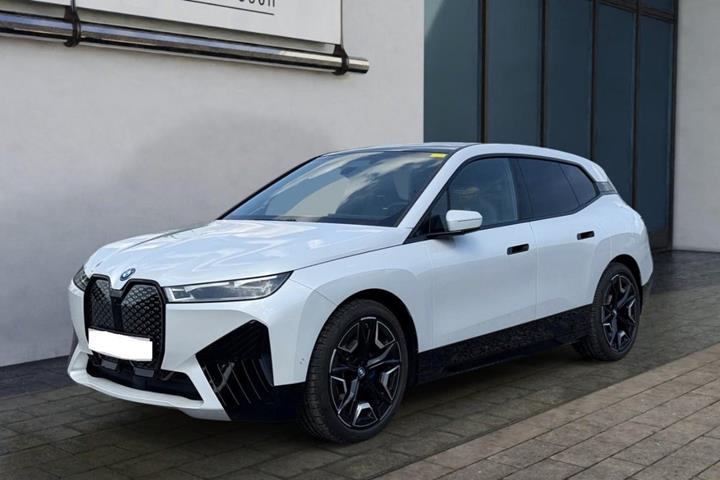 Hvid BMW iX fra 2023