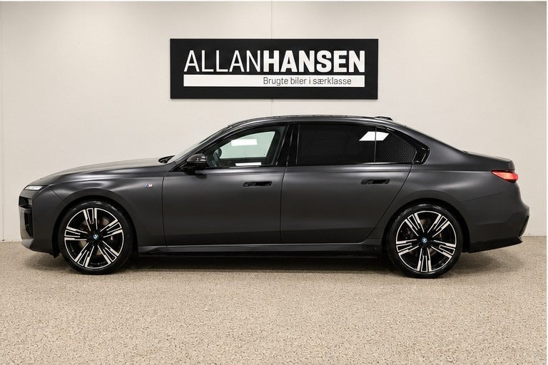 Sort BMW i7 fra 2023