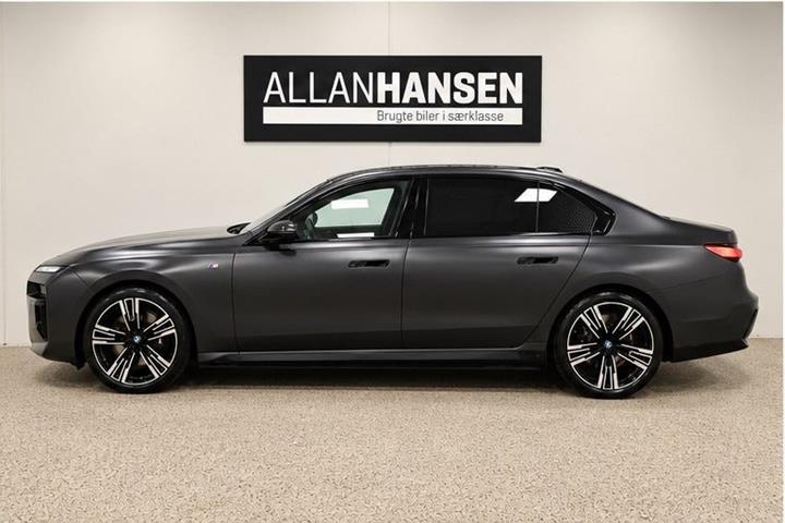 Sort BMW i7 fra 2023