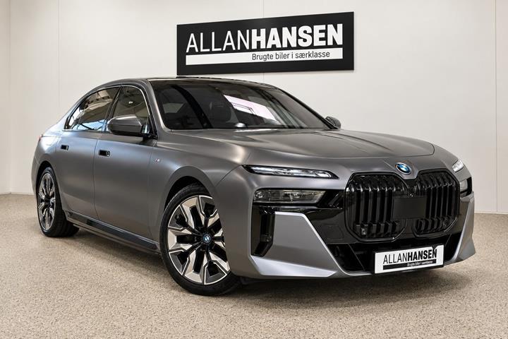 Grå BMW i7 fra 2023