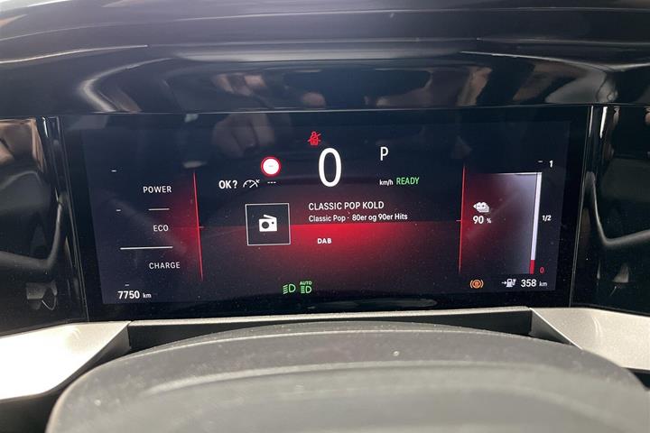 Blå Opel Mokka-e fra 2025