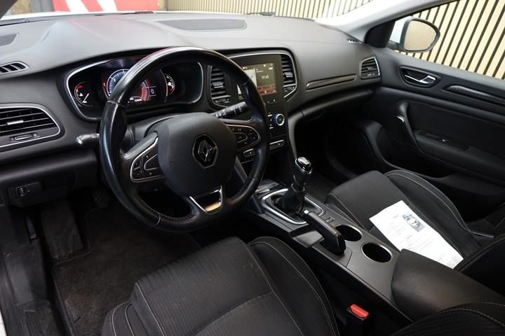 Hvid Renault Megane IV fra 2017