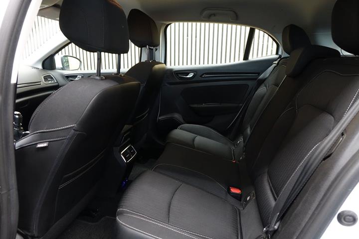 Hvid Renault Megane IV fra 2017