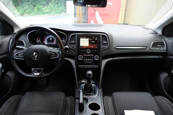Hvid Renault Megane IV fra 2017