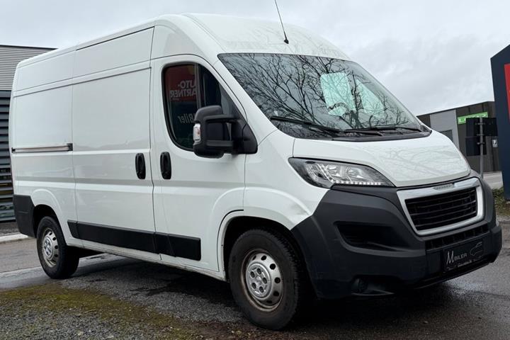 Hvid Peugeot Boxer 335 fra 2019