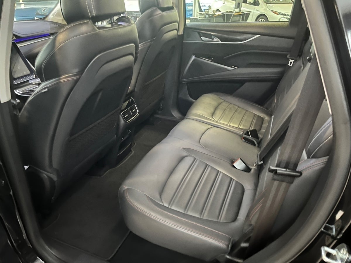 Sort Maxus Euniq6 fra 2022