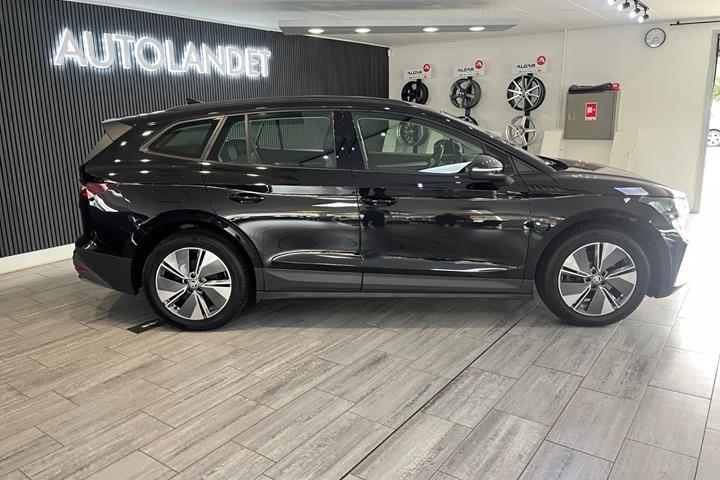 Sort Skoda Enyaq fra 2023