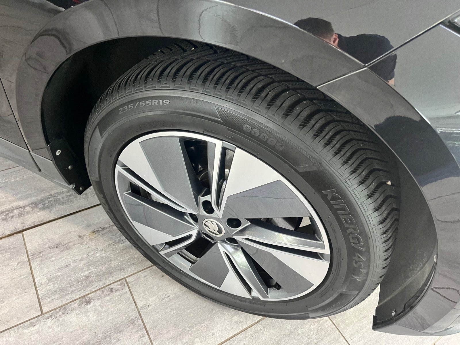 Sort Skoda Enyaq fra 2023