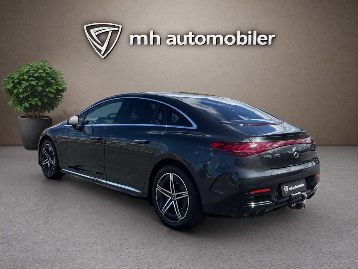 Grå Mercedes EQE350 fra 2023